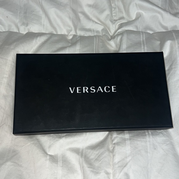 VERSACE Home Medusa Amplified Eye Sleep Mask - Picture 7 of 11